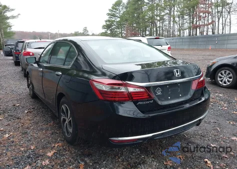 2017 Honda Accord Lx z USA, uszkodzony, nr VIN 1HGCR2F31HA268773